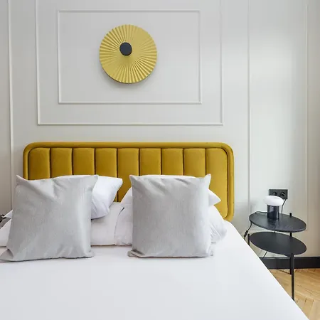 Vintage Sun Stay With Balcony-3Br-Old Town Apartmán
