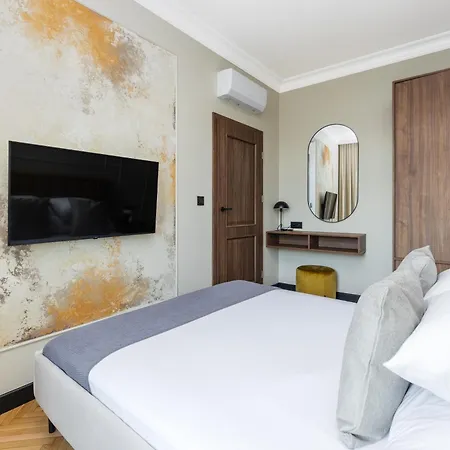 Vintage Sun Stay With Balcony-3Br-Old Town Apartmán *