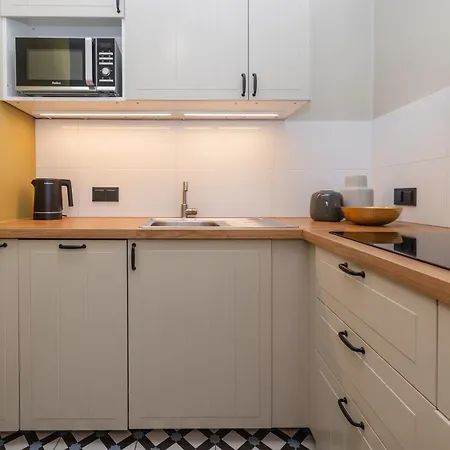 Apartmán Vintage Sun Stay With Balcony-3Br-Old Town *