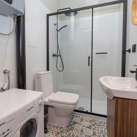 Vintage Sun Stay With Balcony-3Br-Old Town